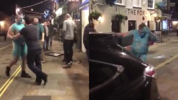 Knoksmurf heeft een nogal agressieve dronk