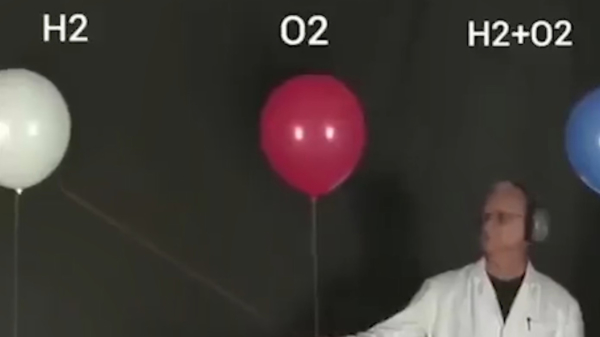 Ballon met waterstofperoxide reageert behoorlijk overdreven