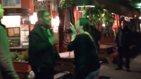 Als je zo boos bent dat je stem ineens 2 octaven hoger wordt