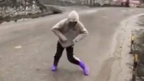 Zo rolt karma als je van die achterlijke Fornite-dansjes doet