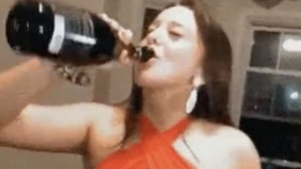 Gifdump: een dertigtal vrouwen dat gepromoveerd is op de hogere faalkunde