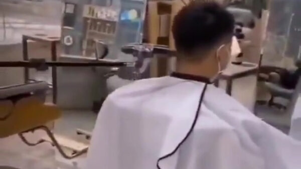 Naar de kapper gaan in China is momenteel wel een dingetje