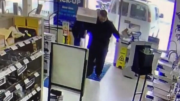 Pizzabezorger heeft duidelijk zijn verkeerde schoenen aangetrokken