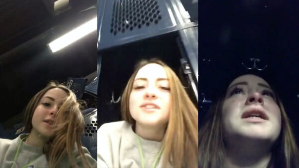 Klein kleutertje kruipt in het verkeerde kluisje en komt klem te zitten