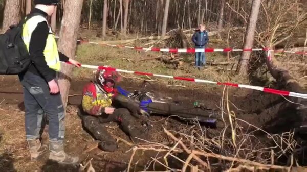 Deelnemer ONK Enduro in Enter heeft genoeg van die t*fusbende en gaat naar huis