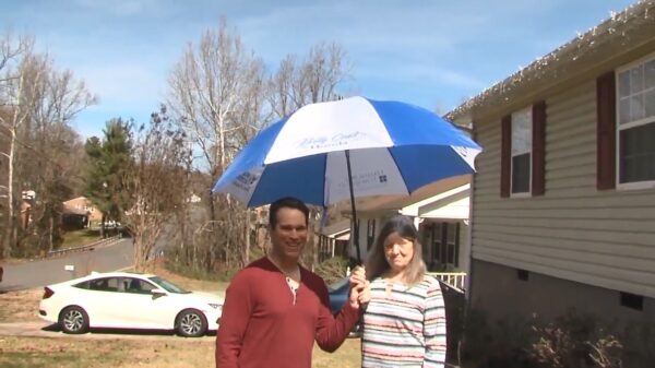 Vrouw krijgt ge-wel-dig cadeau nadat ze haar huis en zus op dezelfde dag heeft verloren