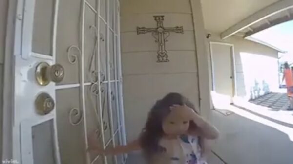 Wedstrijdje wie het eerst heeft aangebeld