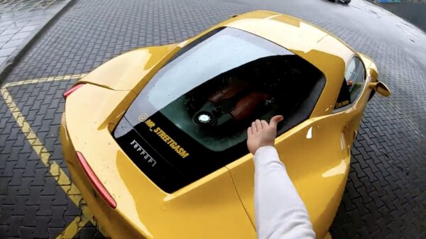 Een stukje knallen in een Ferrari 488 GTB met een Akrapovic-uitlaat