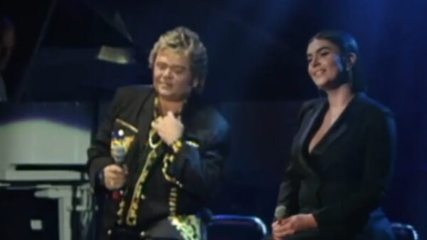 Roxeanne Hazes zingt voor het eerst "Sorry" met haar vader