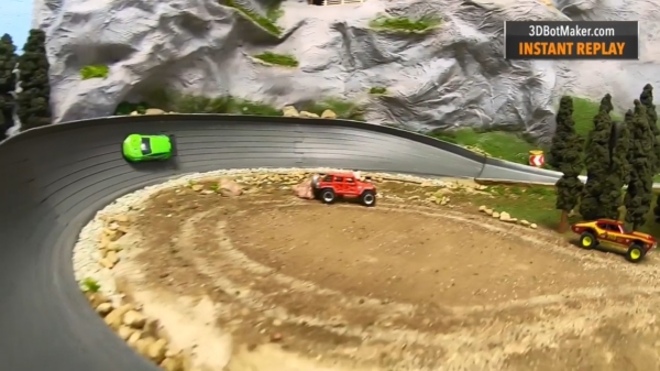 Diecast Rally Car Racing is voor volwassen mannen die stiekem nog graag met speelgoedautootjes spelen