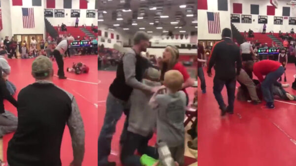 Worstelouders gaan op de vuist tijdens wedstrijd van hun koters