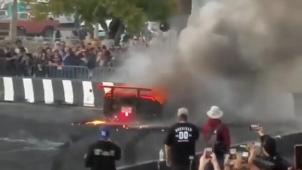 Bestuurder van Lamborghini Huracán geeft net iets te vlammende show weg