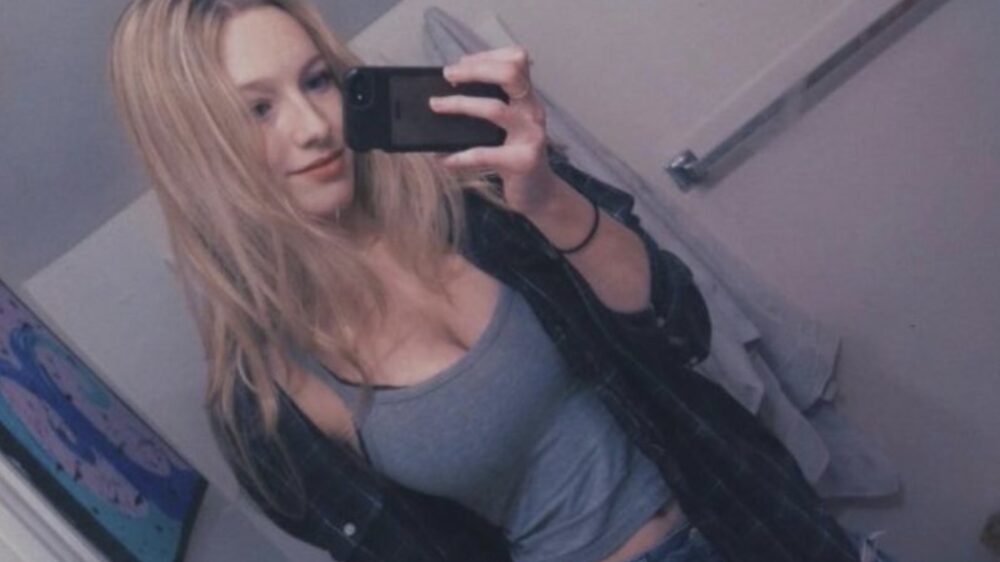 Spiegeltje spiegeltje aan de wand deze vrouwen zijn behoorlijk amusant (24)