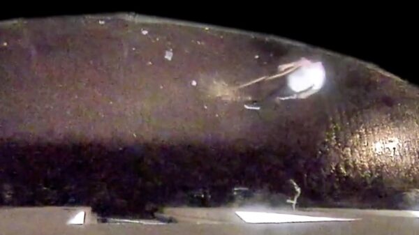 Jongeman uit Amersfoort demonstreert het professioneel achteruit eten