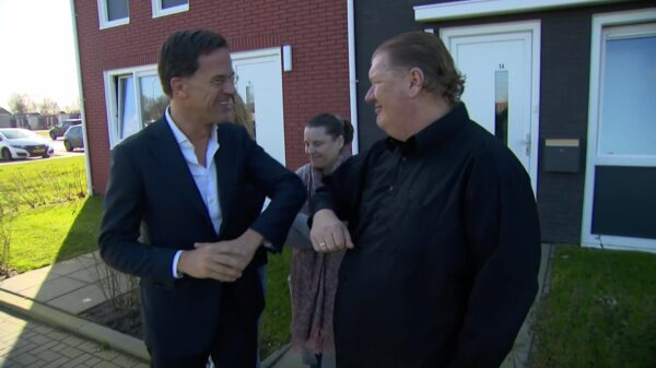 Premier Rutte letterlijk aan het verkeerde adres bij gedupeerde Groningers