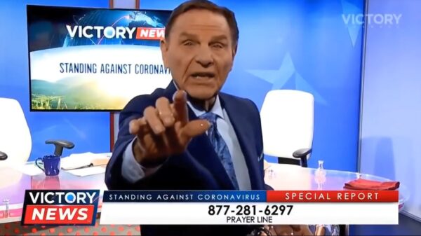 Christengekkie Kenneth Copeland geneest je via de televisie van het coronavirus