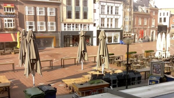 De Corona Lockdown dag 1: livestreams van uitgestorven plekken