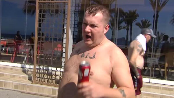 Engelse toeristen in Spanje hebben schijt aan lockdown: "Het is maar een griepje, neem een biertje"