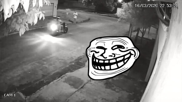 Braziliaanse ninja weet kogels tijdens drive-by shooting keurig te ontwijken