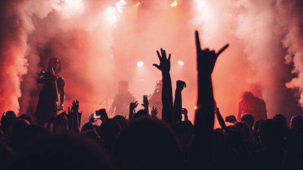 De Corona Lockdown dag 6: 15 vette concerten en live shows die je dit weekend op je gemak kan gaan kijken