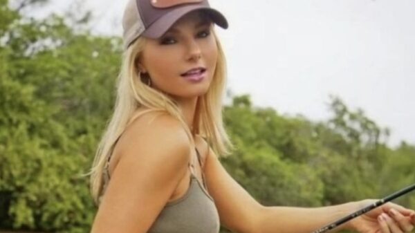 Deze aantrekkelijke viswijven weten je iedere keer aan de haak te slaan