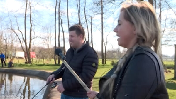 Ook de duifmeneer houdt zich keurig aan de coronamaatregelen