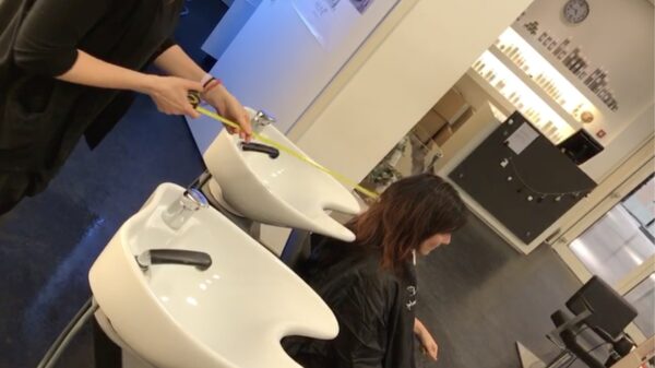 Er is toch een manier om naar de kapper te gaan!