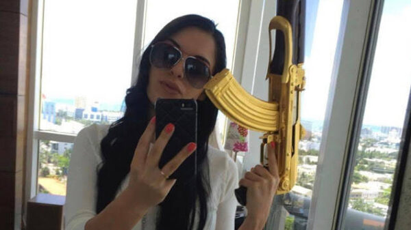 Leden van Mexicaanse drugskartels laten maar al te graag zien hoeveel geld ze hebben