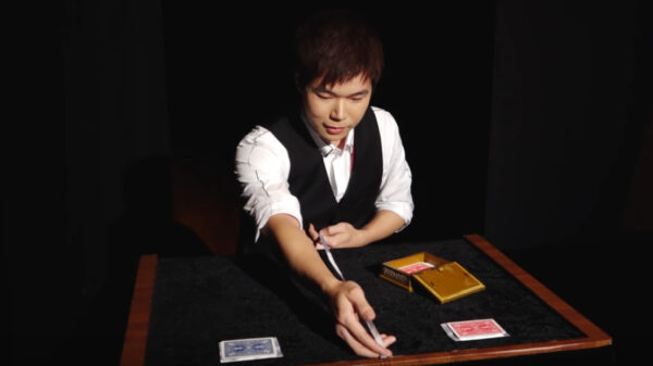 Kan iemand ons de compleet gestoorde goocheltrucs van Eric Chien uitleggen?