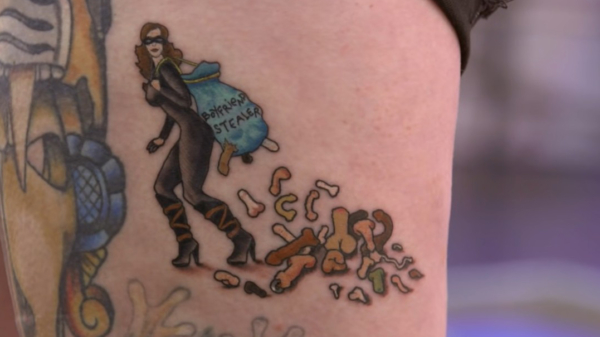 Een compilatie met alle belachelijke tattoos uit het tv-programma “How Far Is Tattoo Far?”