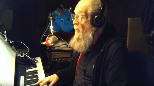 Baardmans schrijft een lied over coronavirus genaamd 'Stay the F ** k at Home'