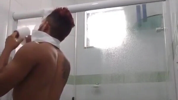 Jezelf ophangen met toiletpapier is echt een heel erg dom idee