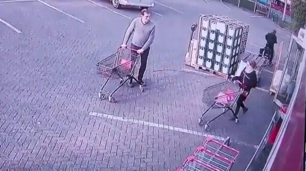 Fietser maakt uit het niets een knetterharde faceplant