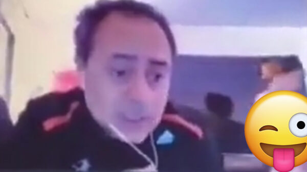 Ook de vrouw des huizes moet nog even wennen aan het videobellen