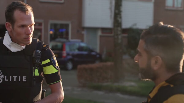 Danny gaat in coronatijden met de politie van Etten-Leur mee en belandt in heftig familiedrama
