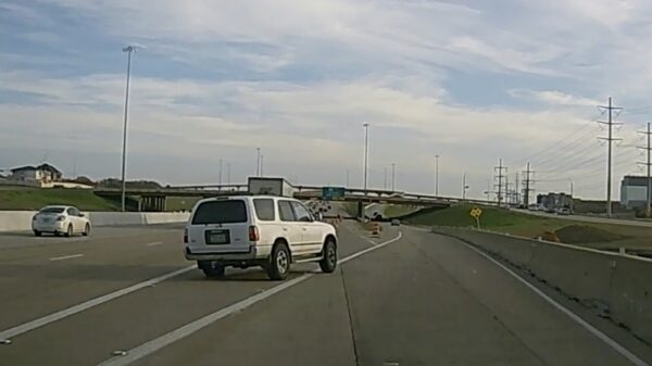 Op de snelweg de afslag missen omdat je te druk met je telefoon bent