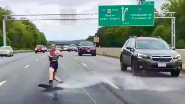 Door het verkeer heen surfen