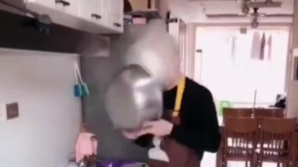 Niet de meest realistische maar wel een grappige prank met bloem