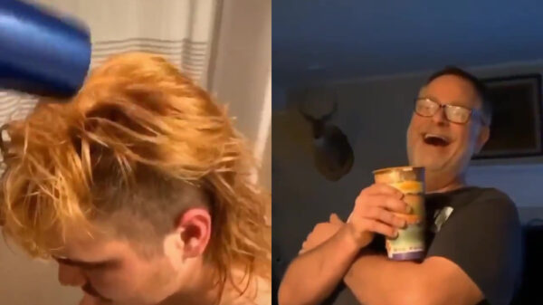 Papa heeft de grootste lol om de makeover van zijn zoon