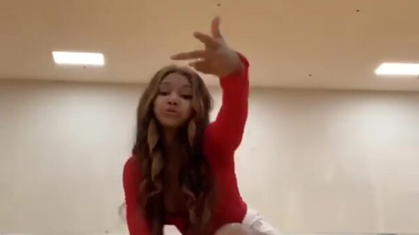 Trefbal is veel leuker met compleet onwetende deelneemsters