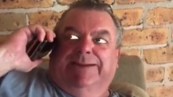 Dankzij een snapchatfilter is deze boze vader een stuk grappiger