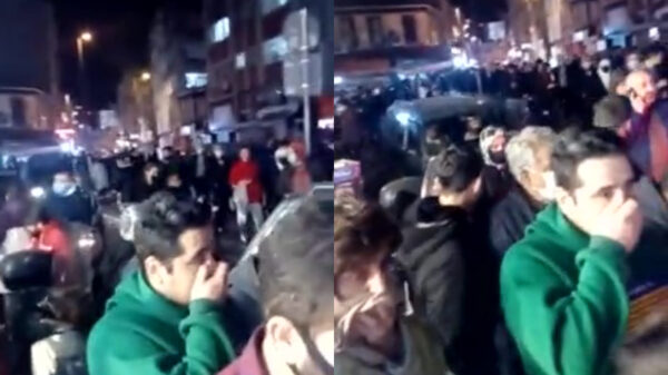 Ook Turkse steden 2 dagen in lockdown, Turken snappen weinig van social distancing