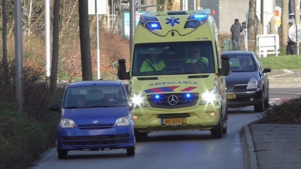 Opa in 45 km/u-waggie blokkeert ambulance tijdens spoedrit in Purmerend