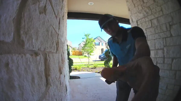 Pakketbezorger komt erachter dat een handrem best essentieel is