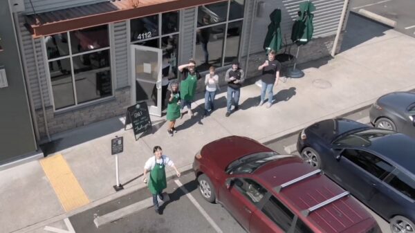 Met een drone kan je in quarantaine nog steeds een bakkie pleur bij je favoriete koffietent halen