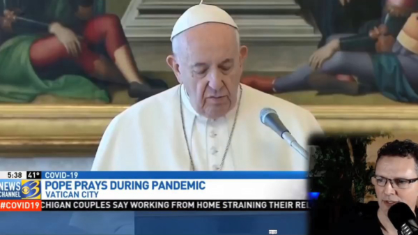 Geeft de hologram van Paus Franciscus een speech voor een leeg Sint-Pietersplein?