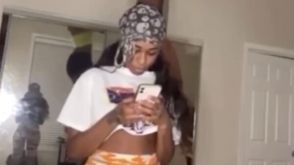 Heb je toch ineens een paaldanseres in je nek liggen