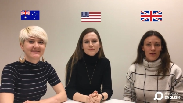 Engelse leraressen met verschillende accenten laten het verschil horen tussen Australië, Amerika en Engeland
