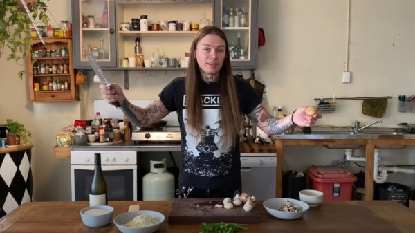 Metalhead komt met de beste kookshow die je ooit hebt gezien