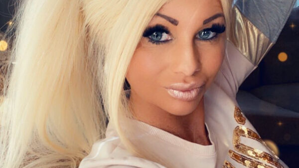 'Samantha de Jong a.k.a. Barbie zwaargewond bij auto-ongeluk op Schenkkade in Den Haag'